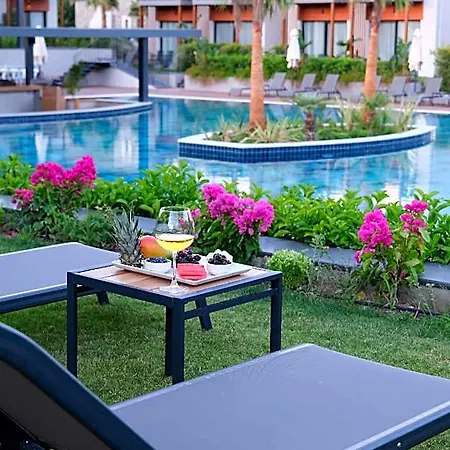 Celeste Bella Luxury & 3*